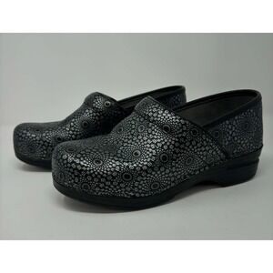 Dansko XP Pro Medallion Embossed Clogs Womens 38 US 7.5 Black Leather Medical RN